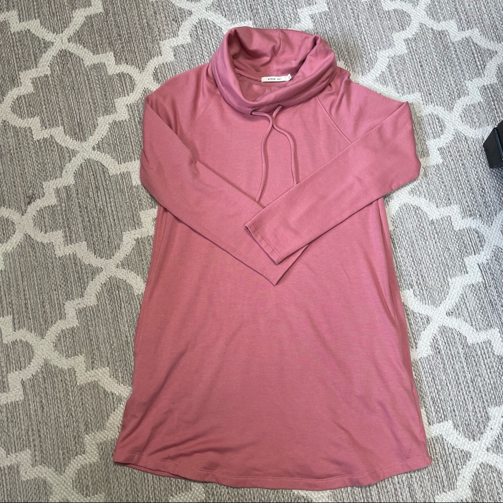 Women’s Small Tunic Top